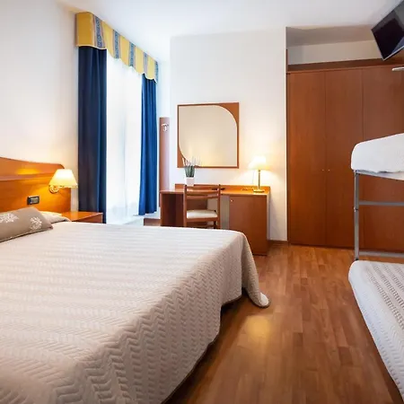 Otel Delfino 3*